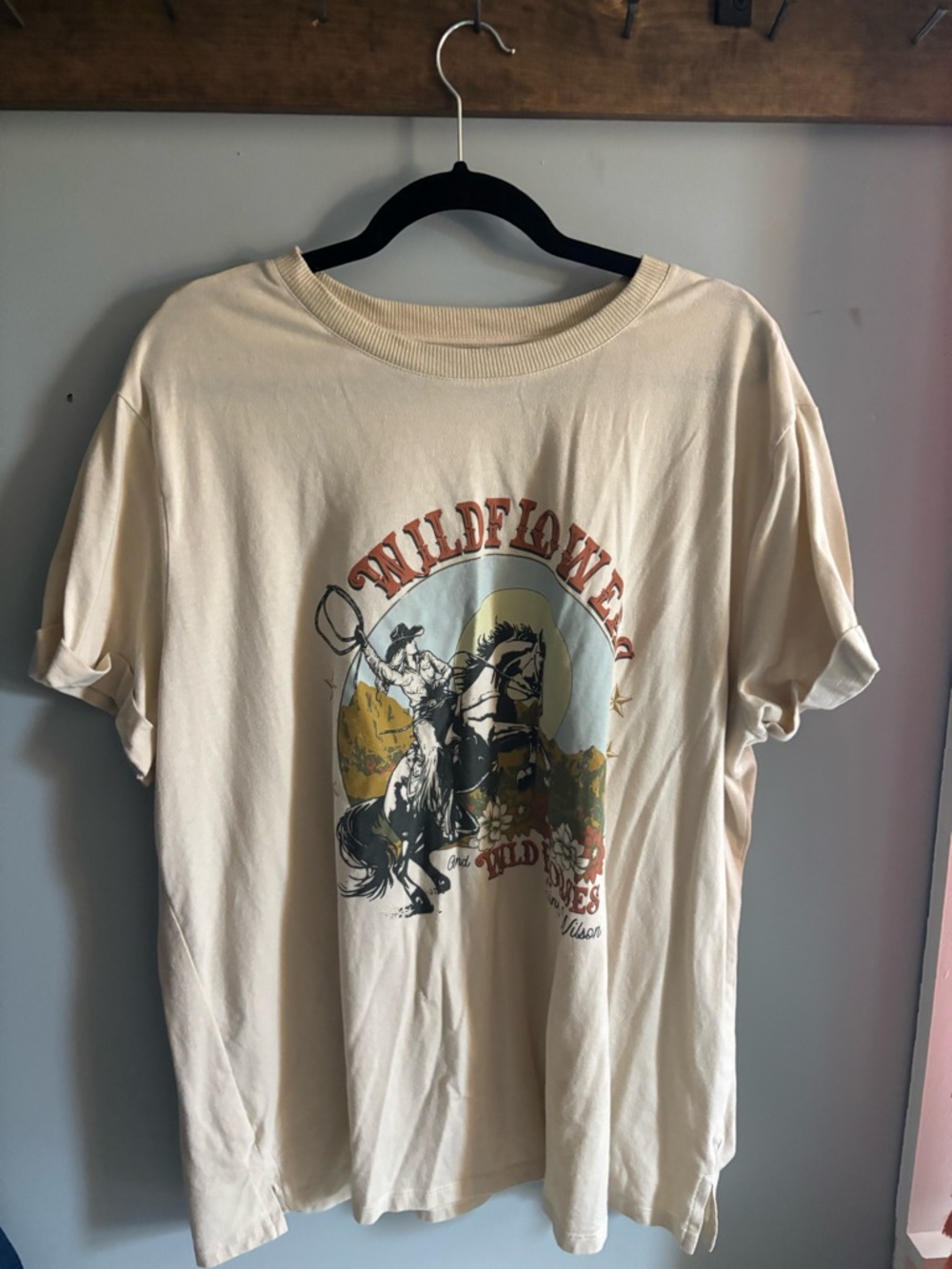 Maurices Cream Wildflower Graphic Crewneck Tee